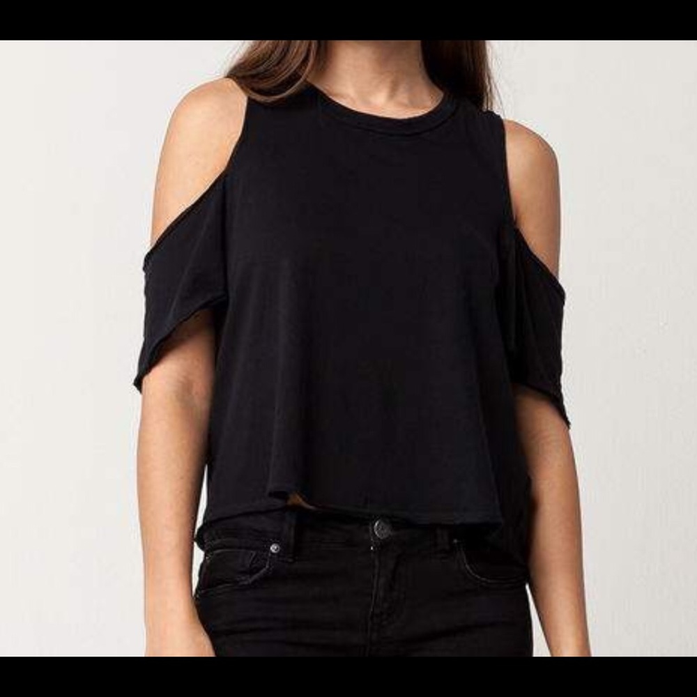 FREE PEOPLE black cold shoulder cross back T, sz S